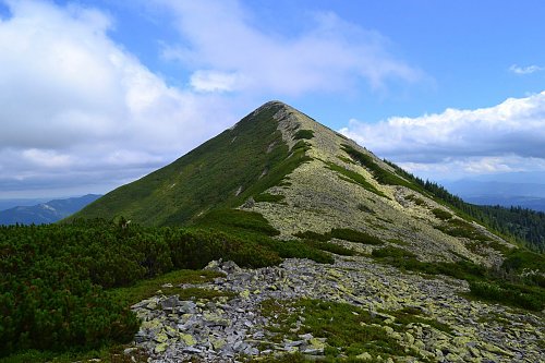 Dovbušanka, autor: Stanislav Chern, Wikimedia Commons