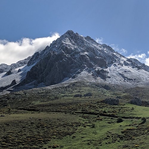 Peña Ubiña, autor: Sethfromsomewhere, Wikimedia Commons