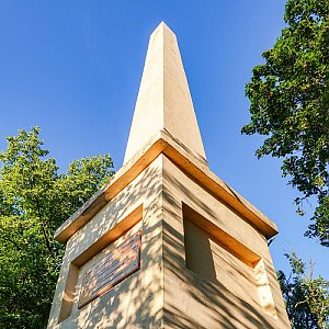 Obelisk nad Ledovými slujemi