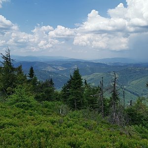 Slovenský masaker Račovskou pilou