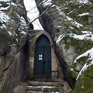 Malá Skála - Sokol, Pantheon