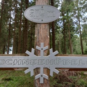 Schneehübel