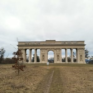 Chrastiny přes Syslí vrchy z Valtic