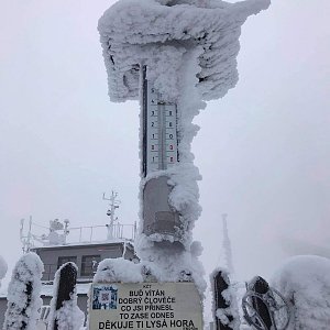 Veronika na vrcholu Lysá hora (9.1.2021 12:00)