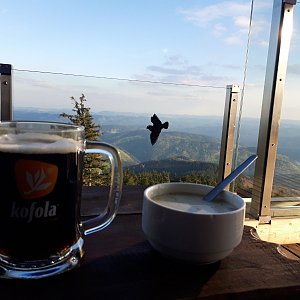 Su Mischelle na vrcholu Lysá hora (8.5.2019 18:40)