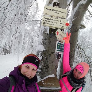 BarůůŠ Heczková na vrcholu Tanečnice (27.1.2019 12:48)
