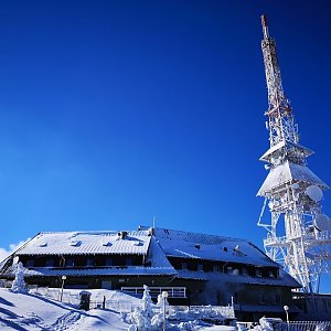 David Chlebek na vrcholu Skrzyczne (15.2.2021 15:32)