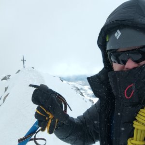 Björn Connor Chuchválek on the summit of Dom de Mischabel (8.8.2023 11:15)