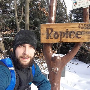 Filip Šimon na vrcholu Ropice (30.1.2020 10:15)