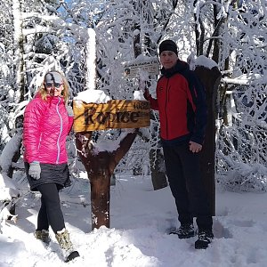 I+L Rajnochovi na vrcholu Ropice (8.2.2020 12:34)