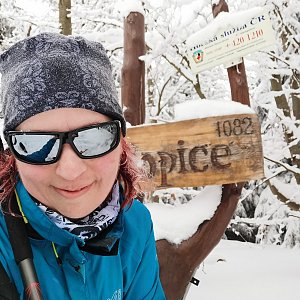 Daniela Vajsová na vrcholu Ropice (20.3.2021 15:37)