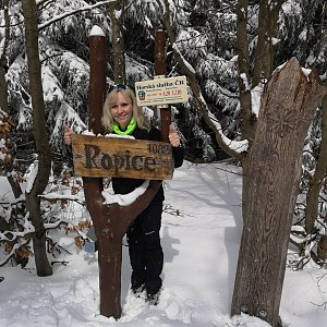 Jana Hrouzková na vrcholu Ropice (4.4.2021 14:10)