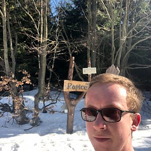 Honza Rotrekl na vrcholu Ropice (12.4.2021 9:20)