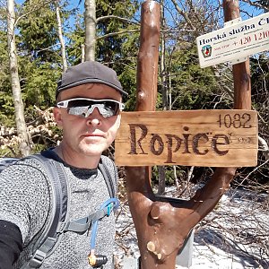 Pavel Skřičík na vrcholu Ropice (19.4.2019 11:41)