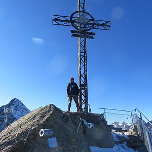 Daniel Ledl on the summit of Gaislachkogel (27.10.2021 15:38)