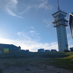 Markéta Náhlovská on the summit of Klínovec (19.9.2025 17:54)