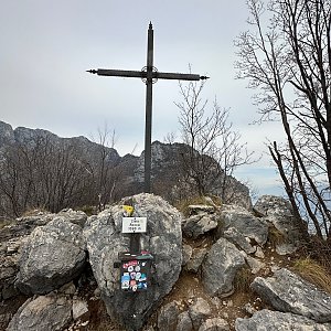 Jakub Zajíček on the summit of Cima Rocca (7.4.2023 15:30)