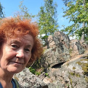 Horalka Anička na vrcholu Velký kámen (5.7.2022 22:37)
