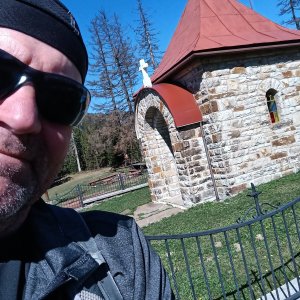 Li Be na vrcholu Muřinková kaple (23.4.2026 15:13)