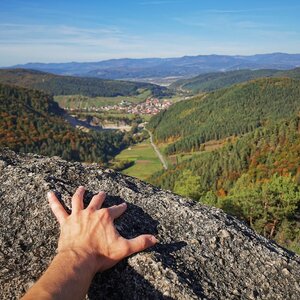 Jiří Králík na vrcholu Pod Zámkom (19.10.2024 12:48)