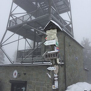 Adéla Elblová on the summit of Velká Čantoryje (27.2.2021 10:57)