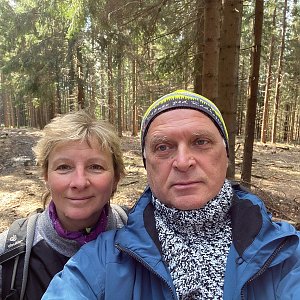 Ivana a Petr Kadovi na vrcholu Grapa - JV vrchol II  (18.4.2022 10:07)