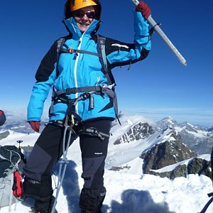 Anna na vrcholu Castor / Punta Castore (4.8.2012 9:15)