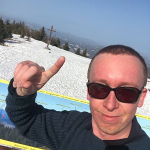 Honza Rotrekl na vrcholu Veľká Rača (25.2.2021 10:18)