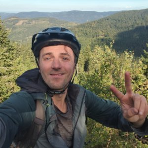 Jiří Králík on the summit of Źmijowiec J1 (19.9.2026 15:11)