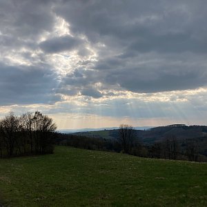 Jana Nováková na vrcholu Klenčov (21.4.2022 16:45)