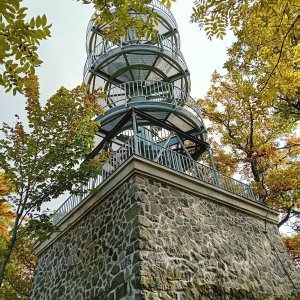 Vetr na vrcholu Varhošť (18.10.2025 10:29)