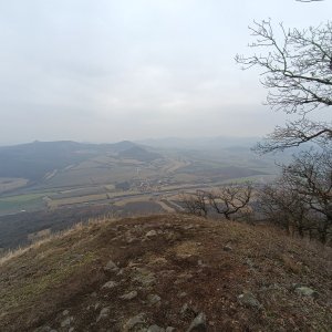 Monika na vrcholu Lovoš (8.2.2025 11:00)