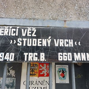 Cyklista 73 na vrcholu Studený vrch (9.4.2022 15:10)