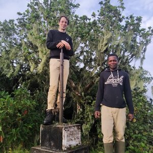 Rudolf Leška on the summit of Pico de São Tomé (1.12.2023 7:00)