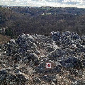 ZdenkaV na vrcholu Nebušická skála (21.3.2023 15:11)