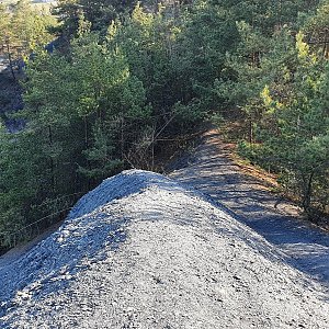 p_e_t_r_95 na vrcholu Nad Hromnickým jezírkem - Z vrchol (2.4.2020 16:42)