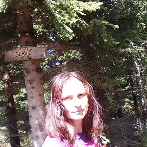 Jana Bartošová na vrcholu Slavíč (1.5.2019 12:15)