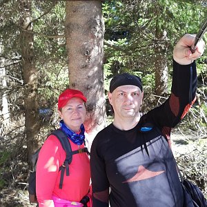 Dana + jirka na vrcholu Slavíč (10.4.2020 15:27)