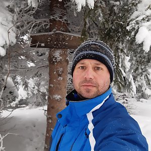 Patrik Valas na vrcholu Slavíč (14.2.2021 10:34)