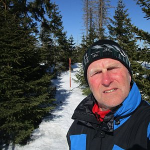 Michal Kříž on the summit of Modravská hora (12.3.2022 10:38)