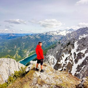 Jakub Zajíček na vrcholu Grosser Donnerkogel (11.5.2024 13:00)