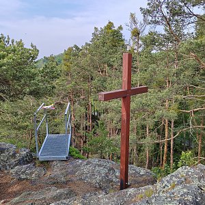 Figgo on the summit of Kamýcká skála (21.5.2023 8:50)