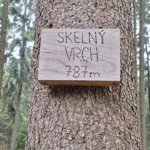Cyklista 73 na vrcholu Skelný vrch (26.2.2024 10:59)