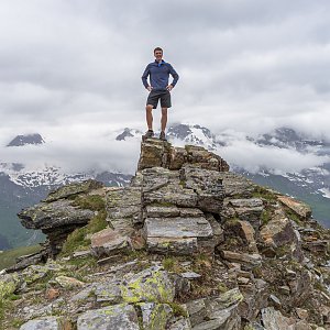 Jiří Králík on the summit of Baumgartlkogel (9.6.2018 8:30)