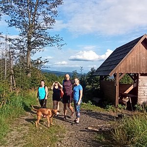 Sandra Blazkova na vrcholu Huštýn (20.8.2021 15:11)