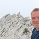 Divočák na vrcholu Cima Prà della Baziva (1.7.2026)