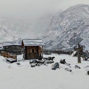 Milan Meravy na vrcholu Skalnaté pleso  (6.12.2022 10:05)