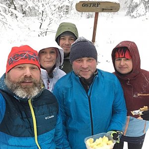 Macinka na vrcholu Ostrý (30.1.2021 13:10)
