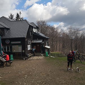 Zuzka Brožková na vrcholu Ostrý (8.5.2021 11:37)