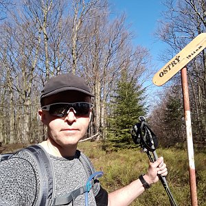 Pavel Skřičík na vrcholu Ostrý (19.4.2019 10:01)